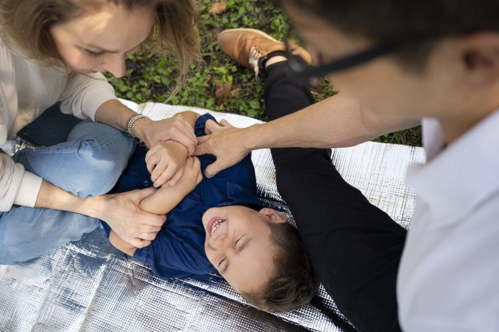 parents-spending-time-with-their-kid